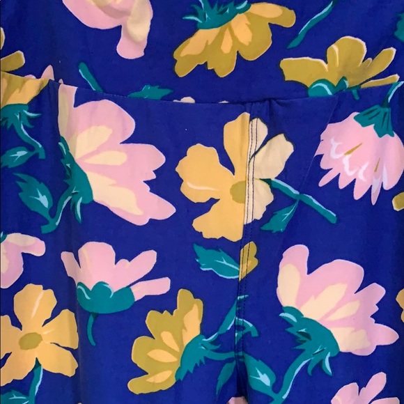 LuLaRoe One Size Leggings - Picture 2 of 4